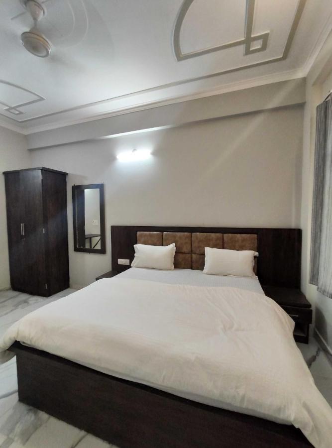 Oyo 92169 Apple Leaf Banquet & Hotel Aligarh Exterior photo
